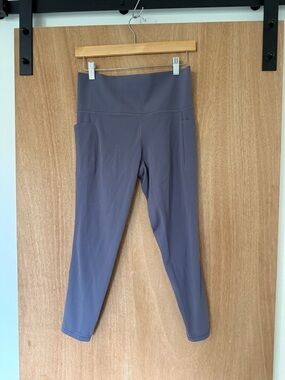 Athleta salutation 7/8 purple pocket leggings athleisure workout gym yoga-M